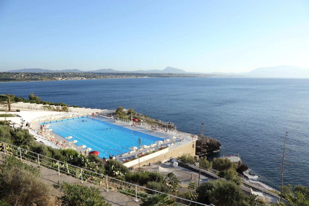 Perla Del Golfo Resort تيراسيني المظهر الخارجي الصورة