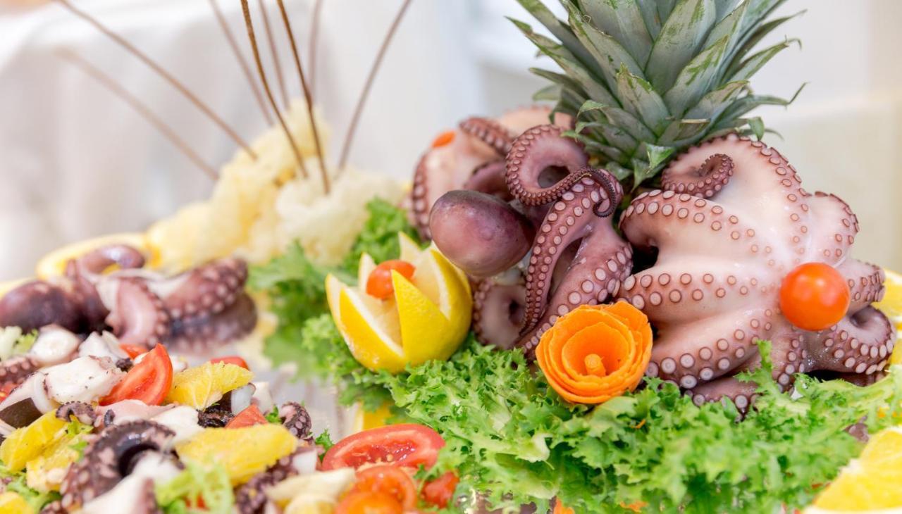 Perla Del Golfo Resort تيراسيني المظهر الخارجي الصورة